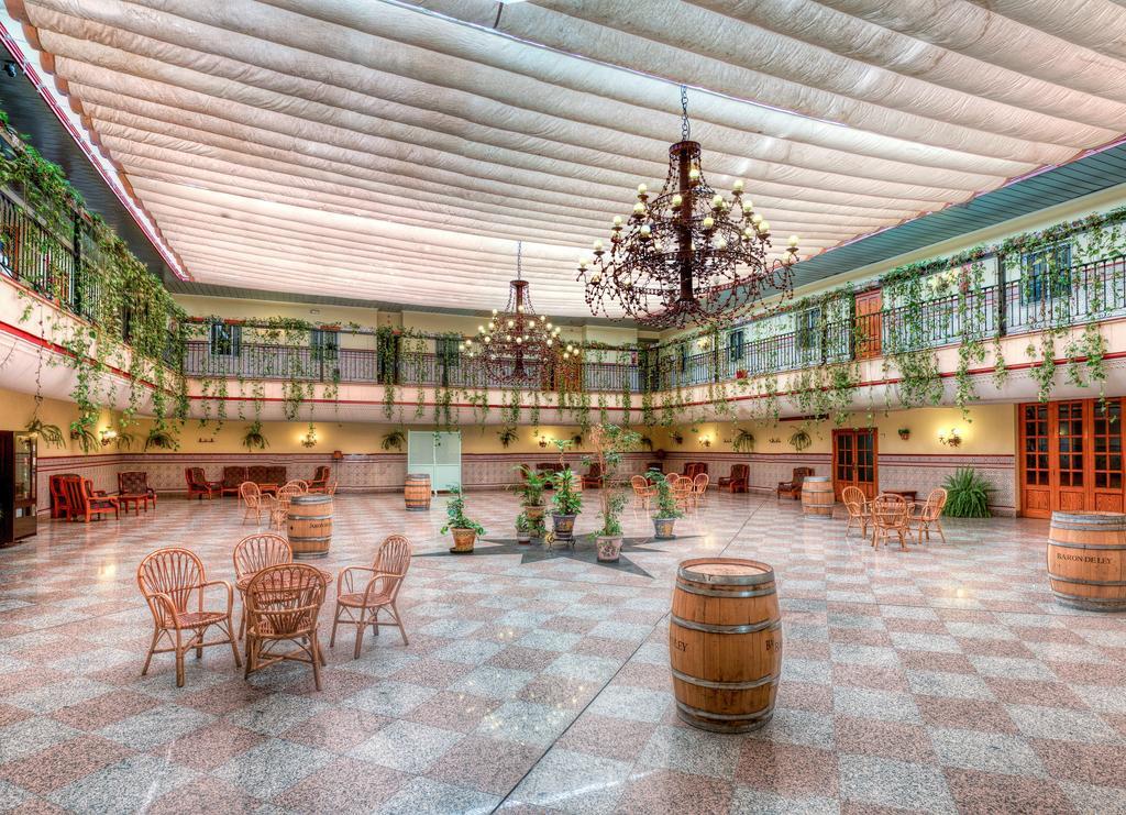 Hotel Sandra Alcala de Guadaira Exterior photo