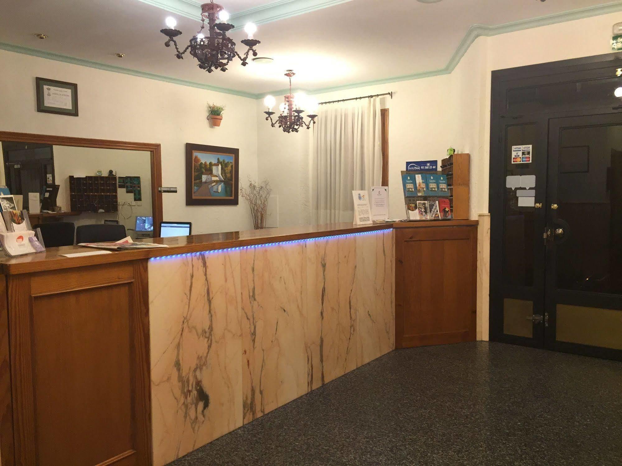 Hotel Sandra Alcala de Guadaira Exterior photo